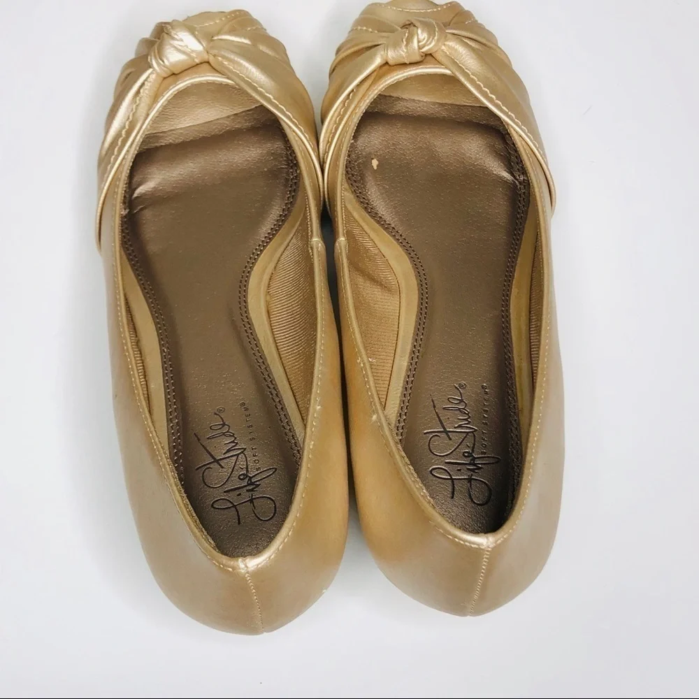 LIFE STRIDE Latrosse Espadrille. Size 9.5